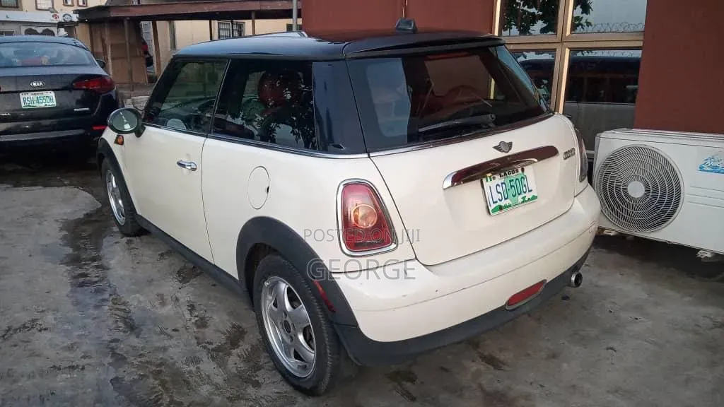Mini Cooper 2009 Pearl