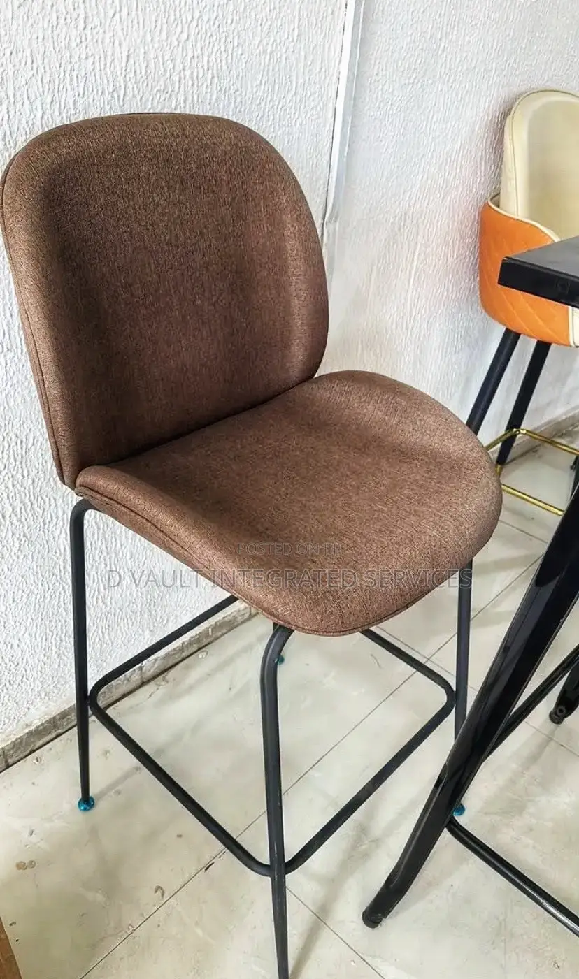 Bar Stool / Modern Stool
