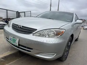 Toyota Camry LE 4dr Sedan (2.4L 4cyl 4A) 2004 Silver