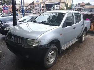 Mitsubishi L200 2009 Blue