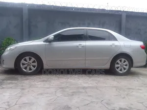Toyota Corolla 2010 Silver