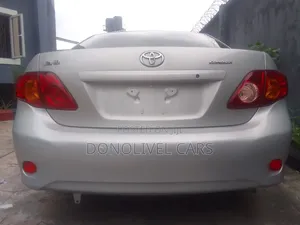 Toyota Corolla 2010 Silver