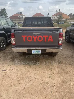 Toyota Hilux 3.0 D-4D 4x4 2013 Gray