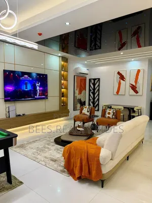 Smart 2BDR With a Ceiling Mirror, Swimming Pool a Gym Place