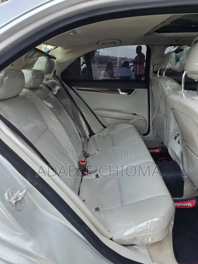Mercedes-Benz C300 2011 Silver
