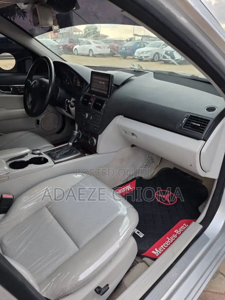 Mercedes-Benz C300 2011 Silver