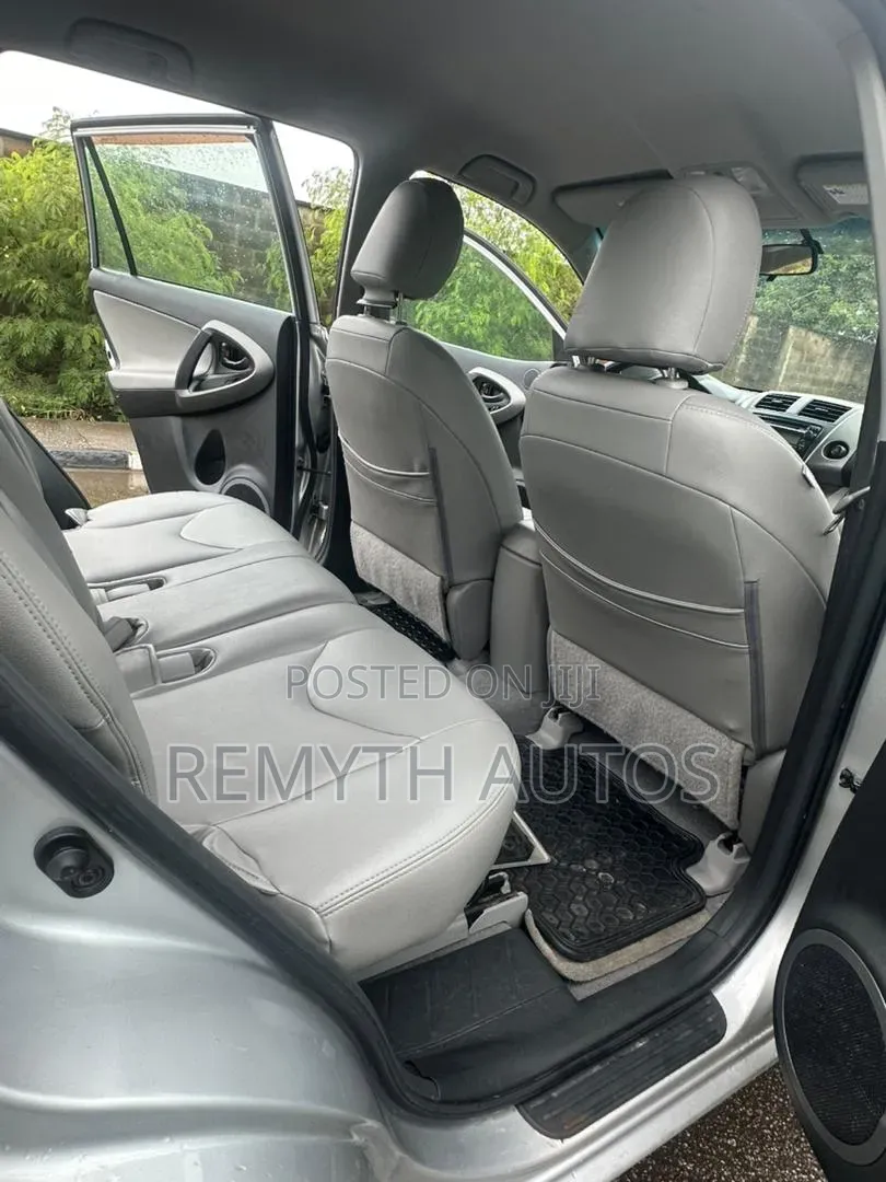 Toyota RAV4 2012 Silver