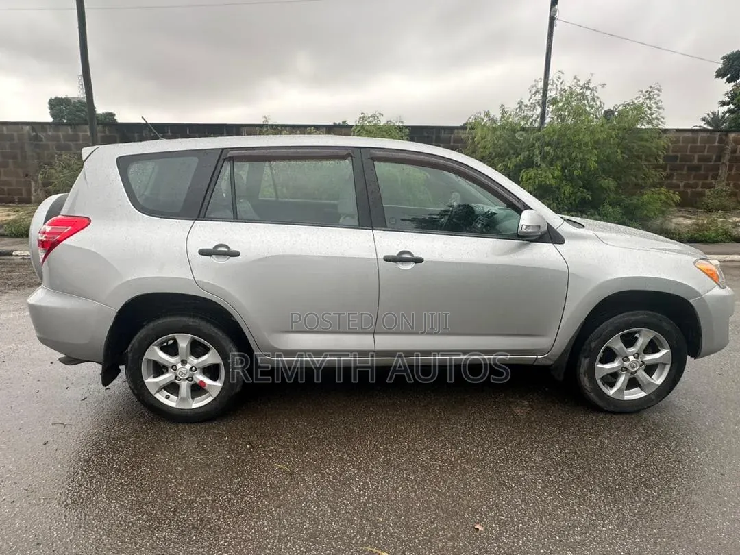 Toyota RAV4 2012 Silver