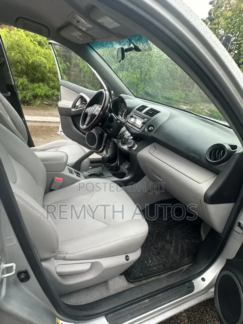 Toyota RAV4 2012 Silver