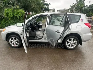 Toyota RAV4 2012 Silver