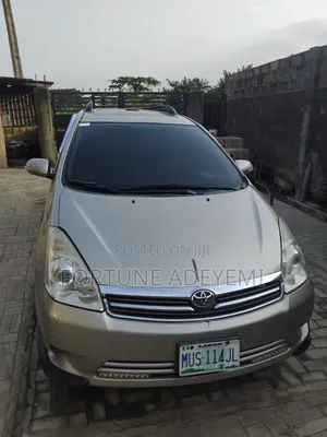 Toyota Wish 2008 Gold