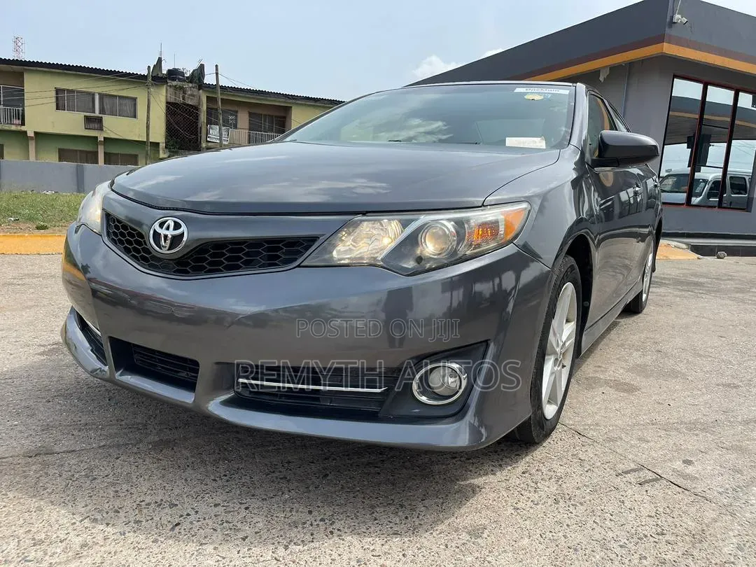 Toyota Camry 2013 Gray
