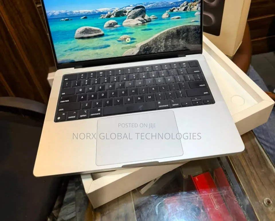 Laptop Apple MacBook Pro 2023 M3 8GB Apple M3 SSD 512GB