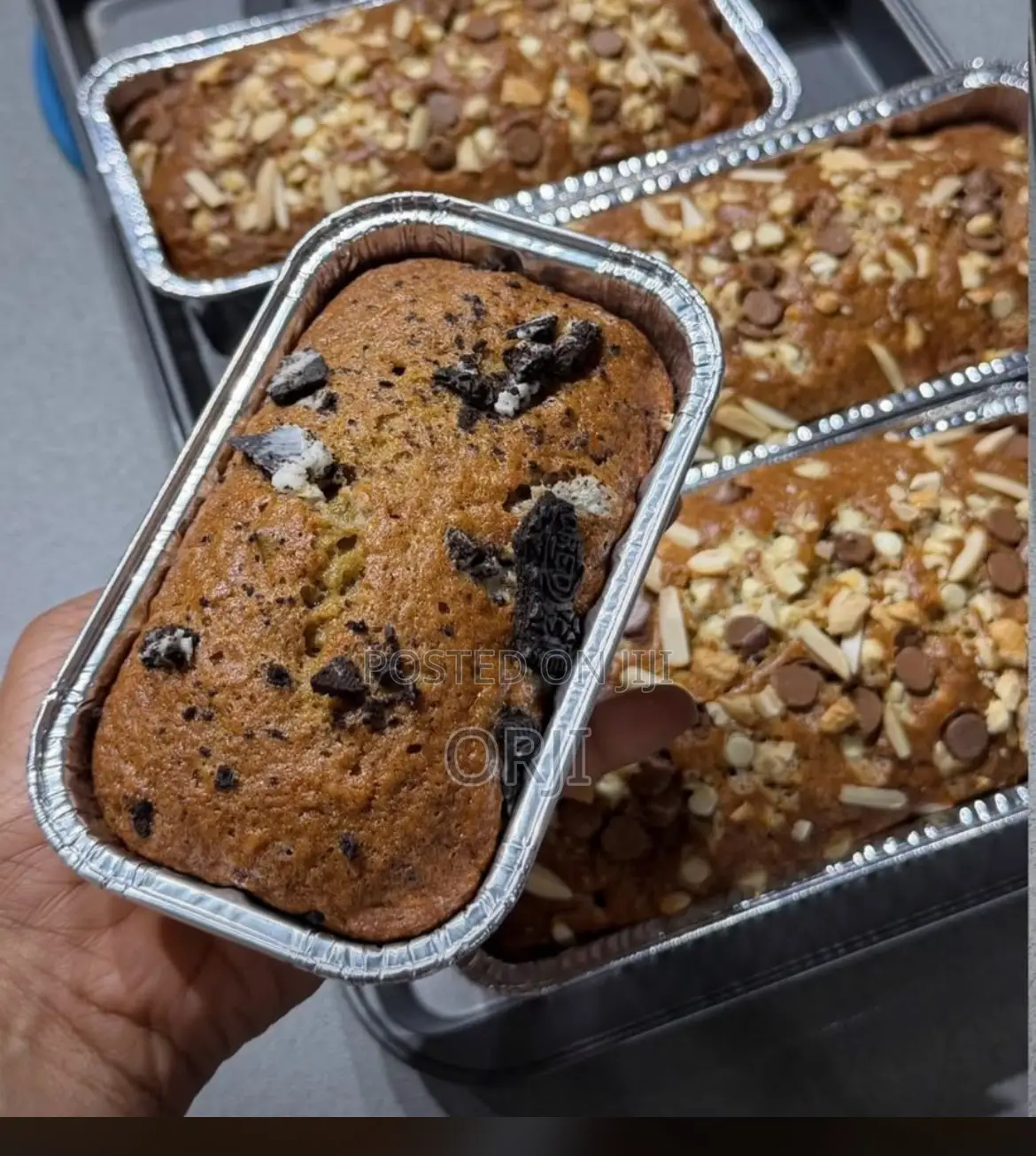 Sparkles’s Cakes and Surprise Hub