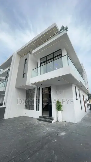 4bdrm Duplex in Ikota for sale