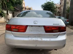 Honda Accord 2005 Silver