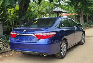 Toyota Camry SE 4dr Sedan (2.5L 4cyl 6A) 2015 Blue