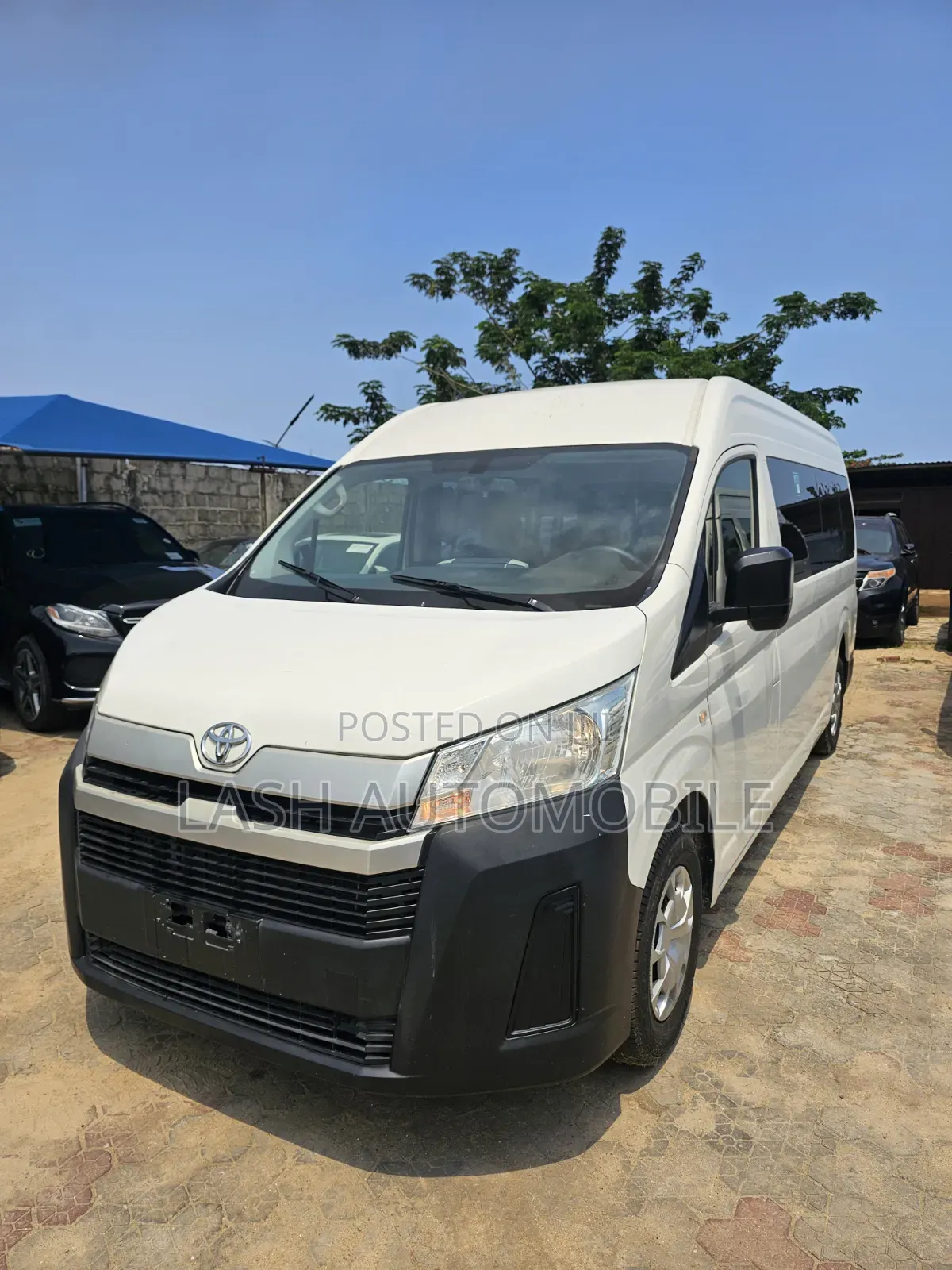 Toyota HiAce 2020 White
