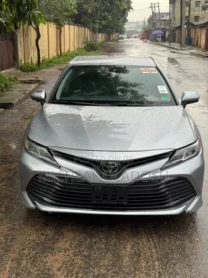 Toyota Camry LE FWD (2.5L 4cyl 8AM) 2018 Black