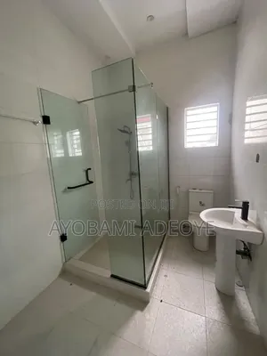 5bdrm Duplex in Megamound Estate, Ikota for rent