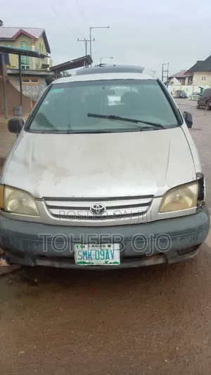 Toyota Sienna 2002 Silver