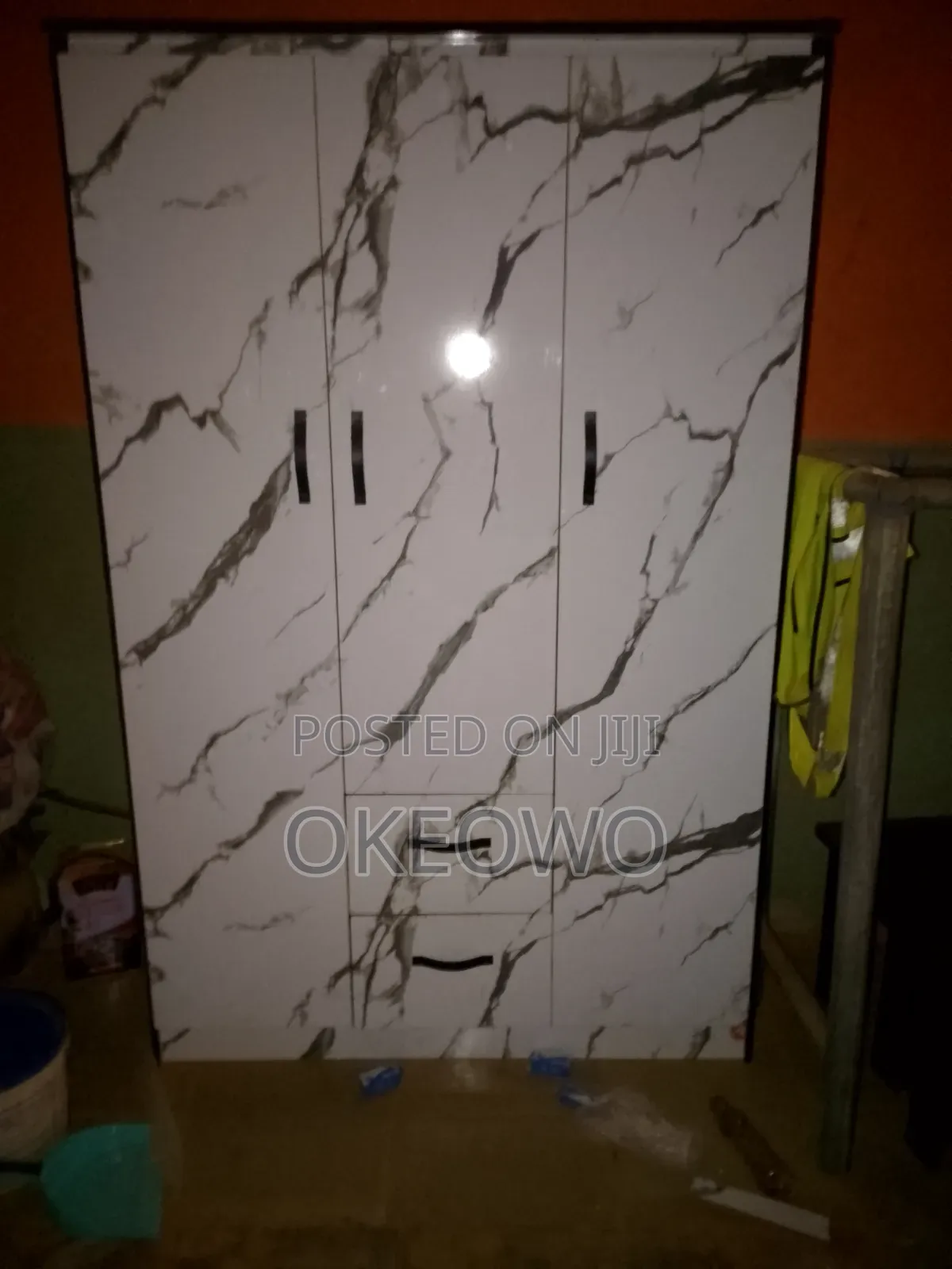 Wardrobe 4ft by 76 Inches
