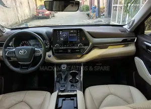 Toyota Highlander Limited 2022 Black