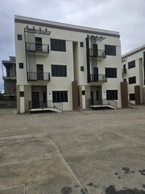 4bdrm Townhouse / Terrace in Kado By Round About for rent