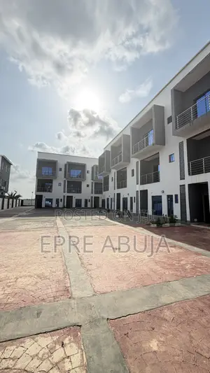 4bdrm Townhouse / Terrace in Gaduwa for rent