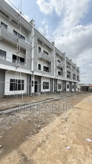 4bdrm Townhouse/Terrace in Mbora for sale