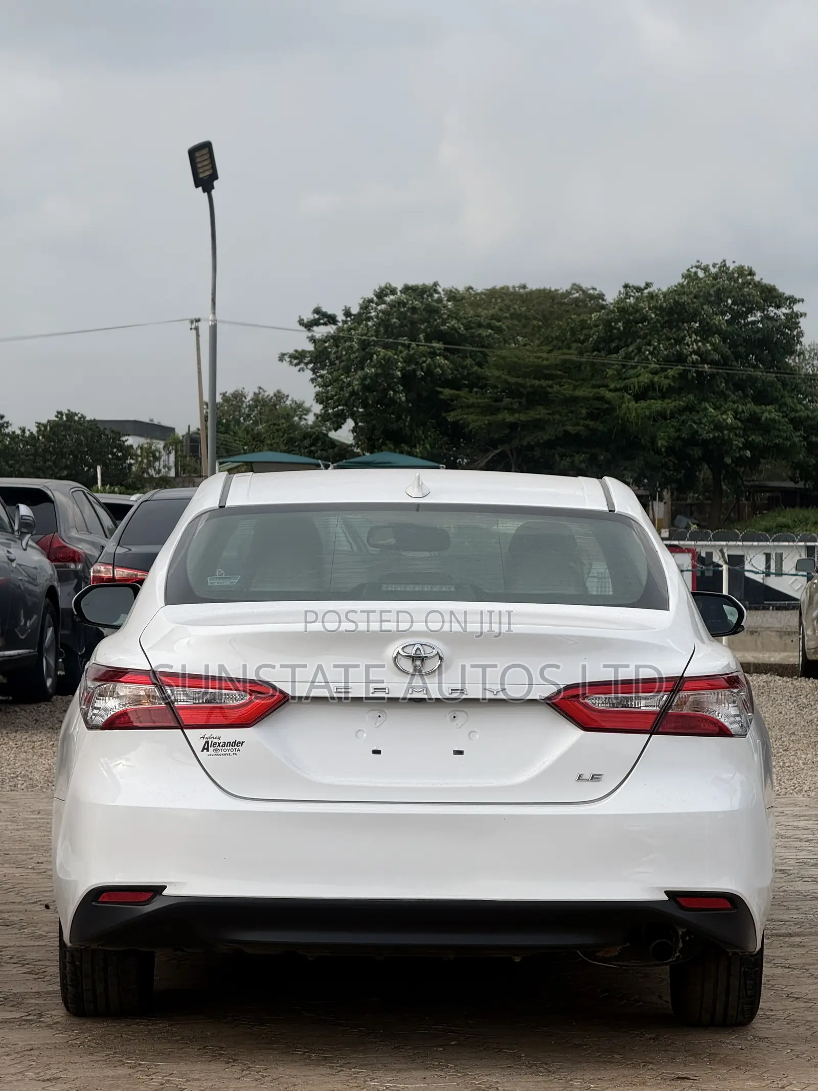 Toyota Camry 2019 White