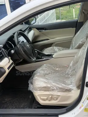 Toyota Camry 2019 White
