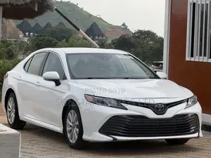 Toyota Camry 2019 White