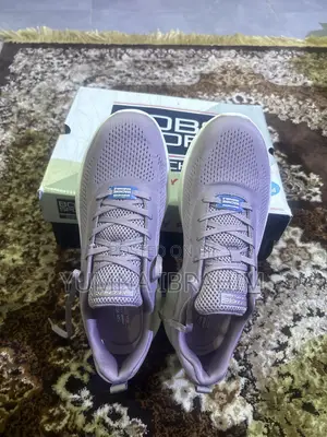 Women’s Lavender Skechers Memory Foam Sneakers – Size 11