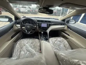 Toyota Camry 2019 White