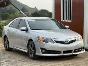 Toyota Camry 2012 Silver
