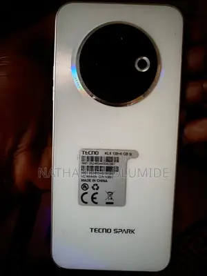 Tecno Spark 30C 128 GB Silver