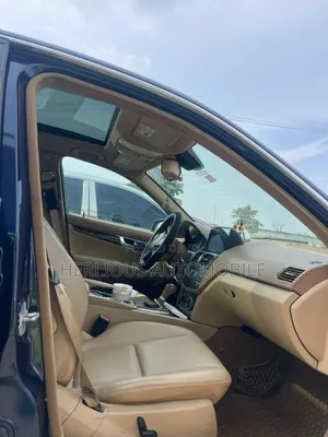 Mercedes-Benz C300 2008 Blue