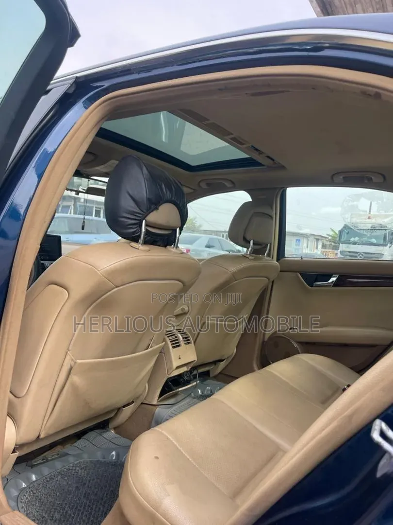 Mercedes-Benz C300 2008 Blue