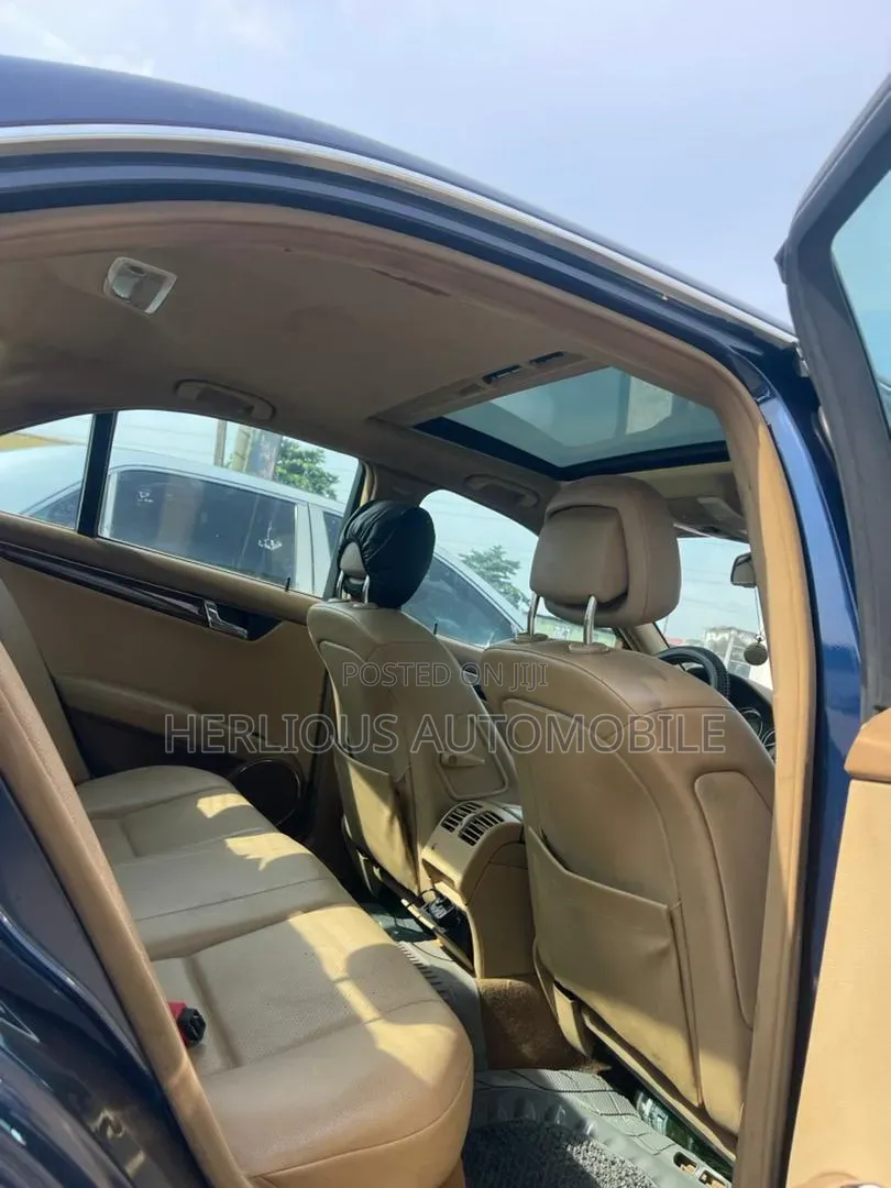 Mercedes-Benz C300 2008 Blue