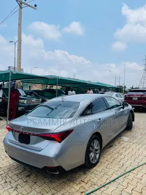 Toyota Avalon XLE FWD Sedan (3.5L V6 8A) 2019 Gray