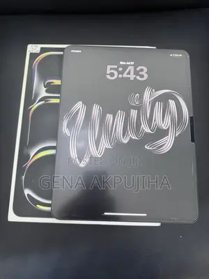 Apple iPad Pro 13 (2025) 2 TB Gray