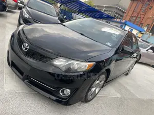Toyota Camry SE 4dr Sedan (2.5L 4cyl 6A) 2013 Black