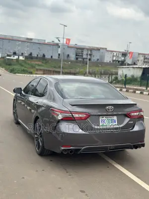 Toyota Camry XSE FWD (2.5L 4cyl 8AM) 2018 Gray