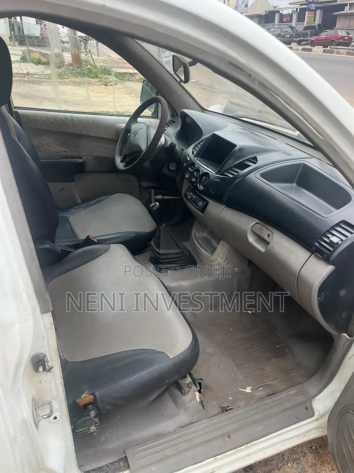 Mitsubishi L200 2012 White