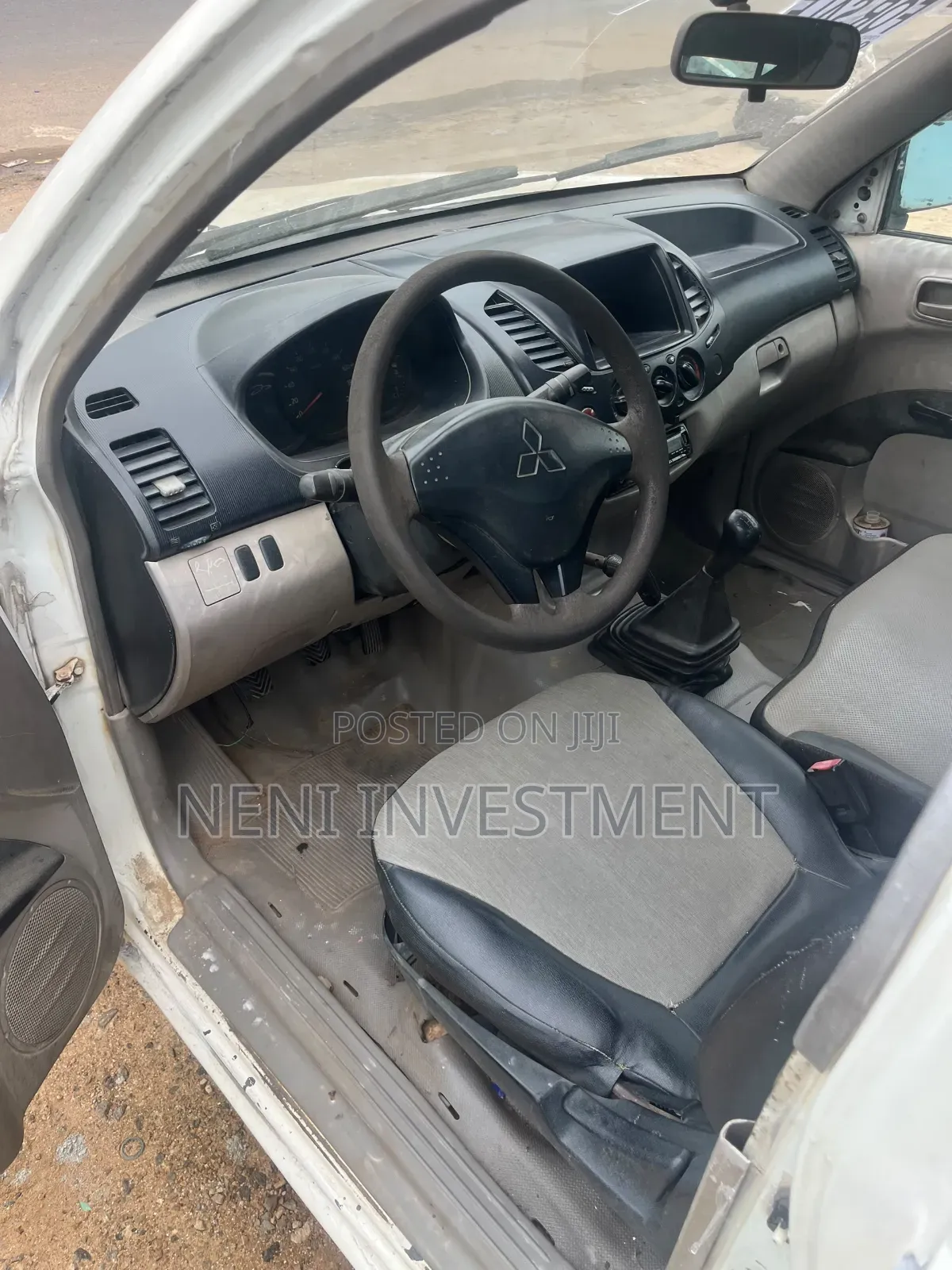 Mitsubishi L200 2012 White