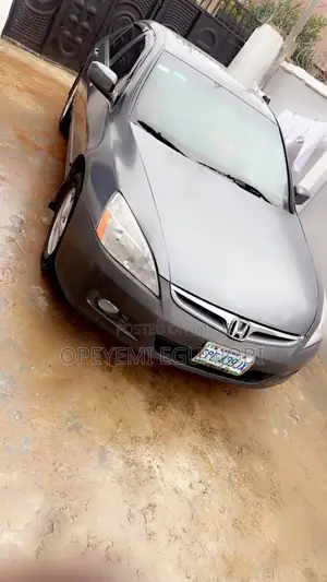 Honda Accord Automatic 2005 Gray