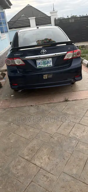 Toyota Corolla 2012 Blue