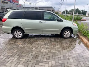 Toyota Sienna LE FWD 2006 Green