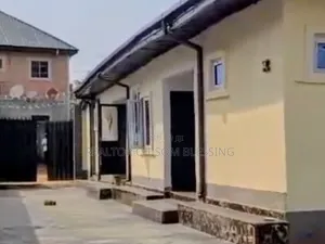 Furnished 2bdrm Block of Flats in Umuobia Housing, Umuahia for sale